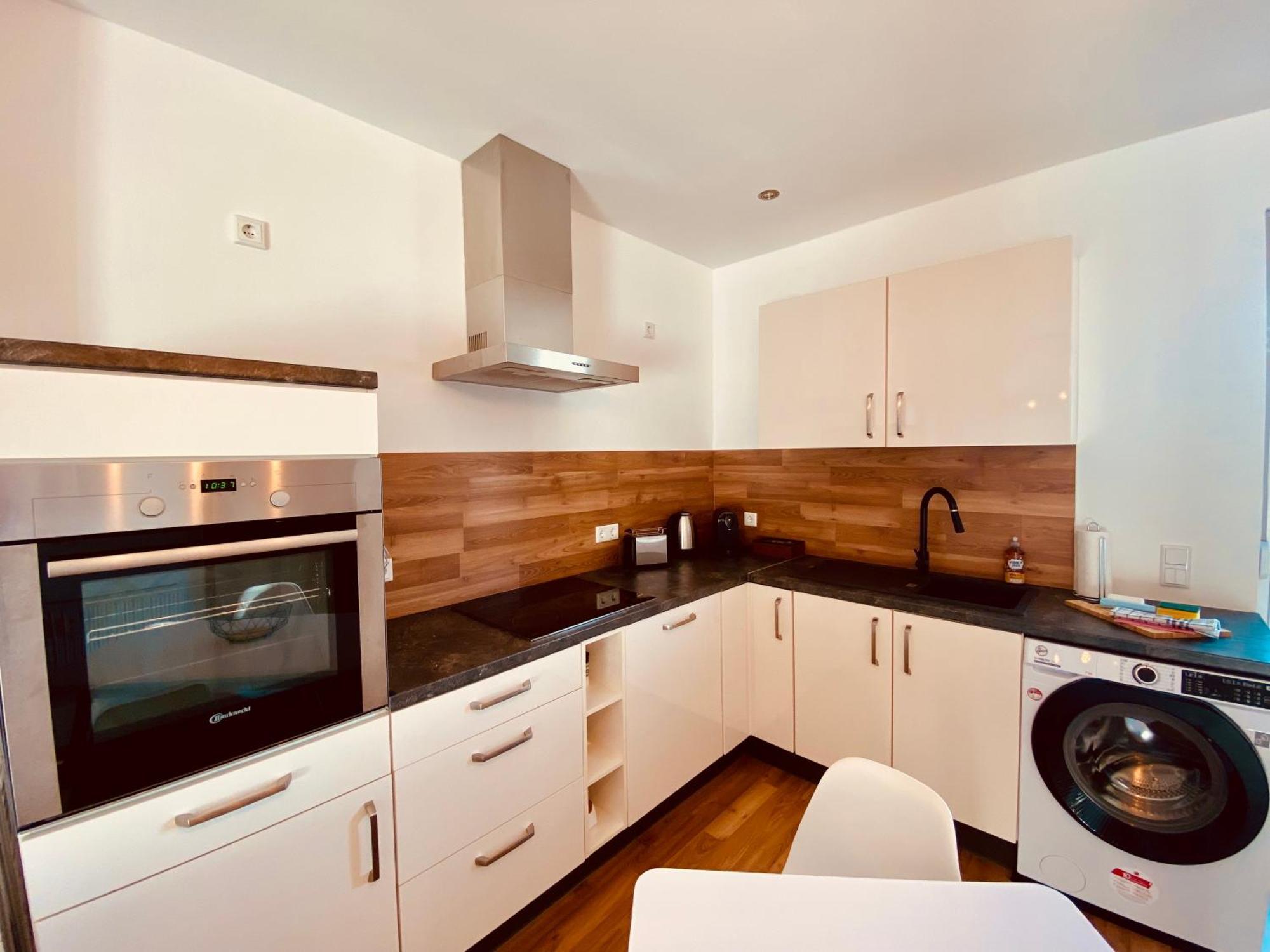 Hochwertige Ferienwohnung Mit 7Qm Balkon, Netflix, Kaffeeautomat, Rainshower Bad Zwickau Exterior photo