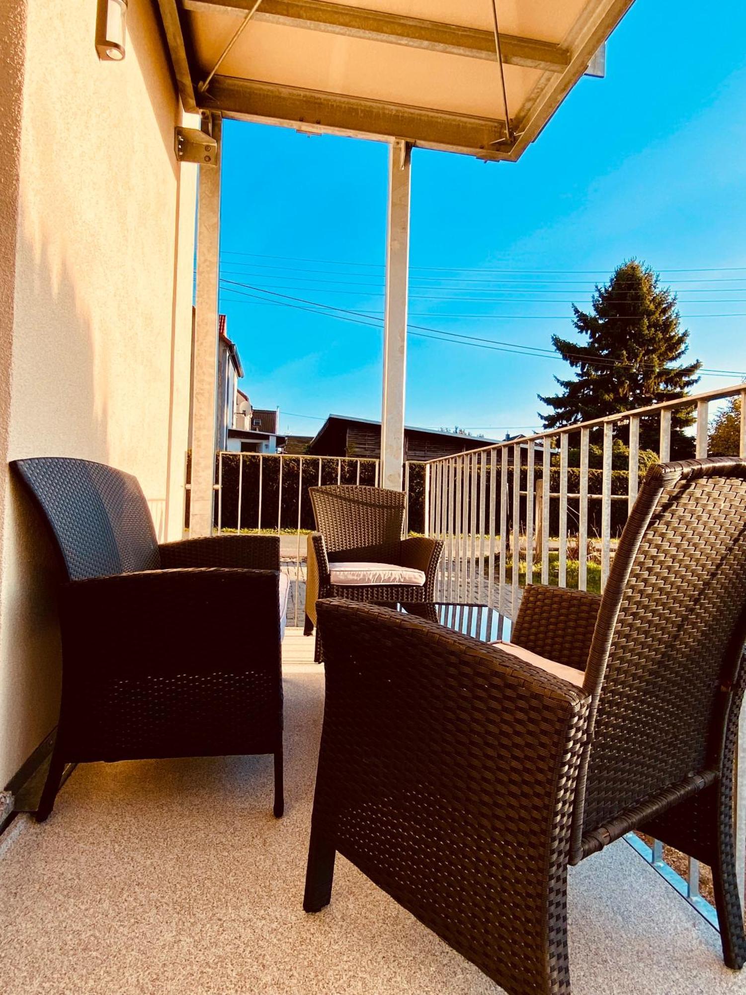 Hochwertige Ferienwohnung Mit 7Qm Balkon, Netflix, Kaffeeautomat, Rainshower Bad Zwickau Exterior photo