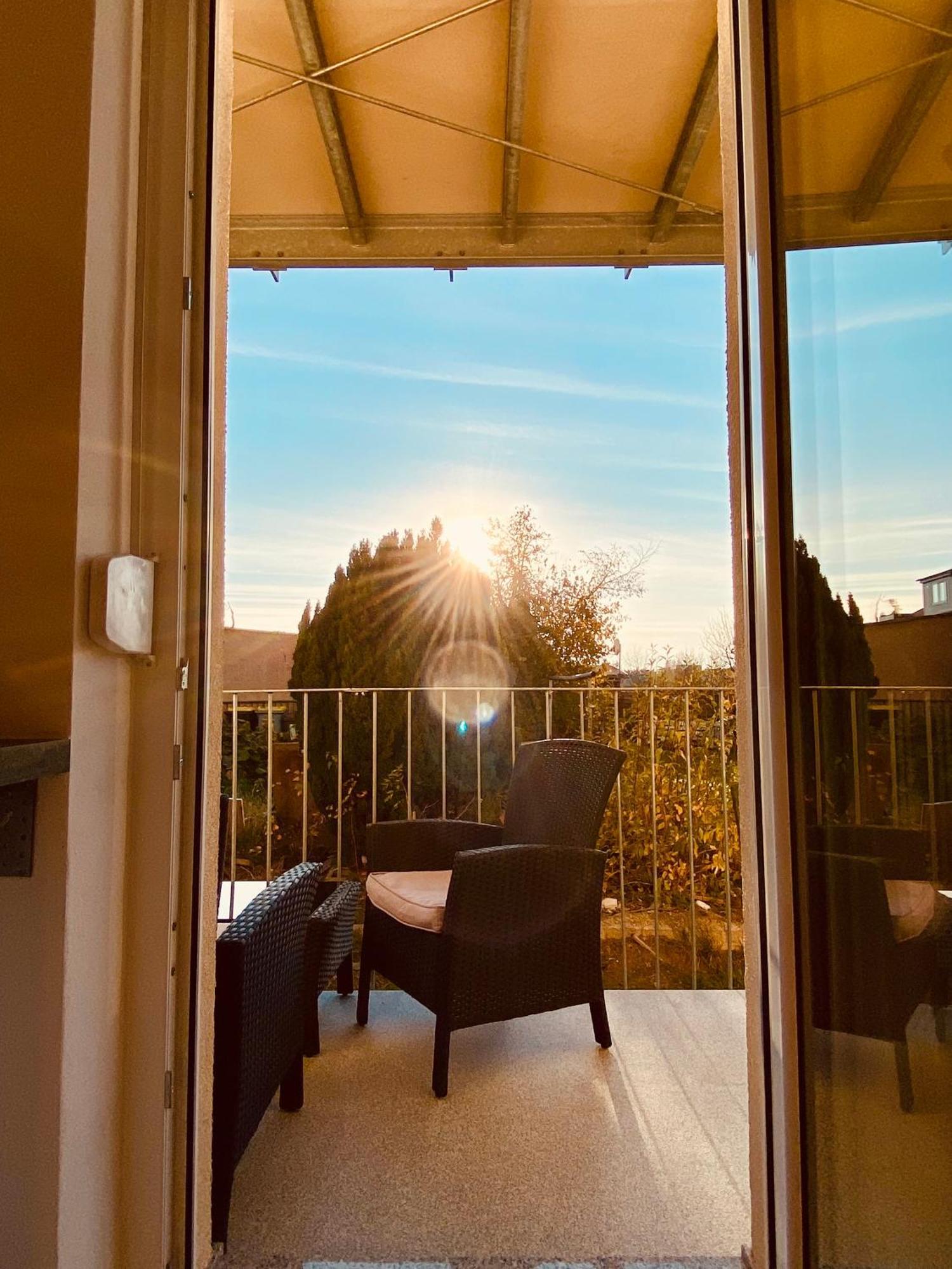 Hochwertige Ferienwohnung Mit 7Qm Balkon, Netflix, Kaffeeautomat, Rainshower Bad Zwickau Exterior photo